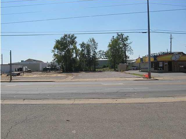 1st image of 2523 University Blvd