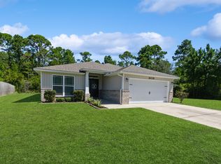 8438 Island Dr, Navarre, FL 32566