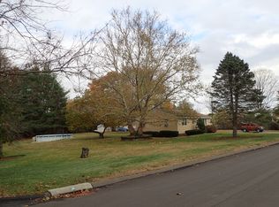 32 Hicock Dr, Southbury, CT 06488