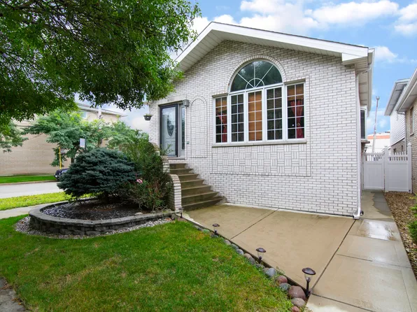 6701 W 64th Pl, Chicago, IL 60638