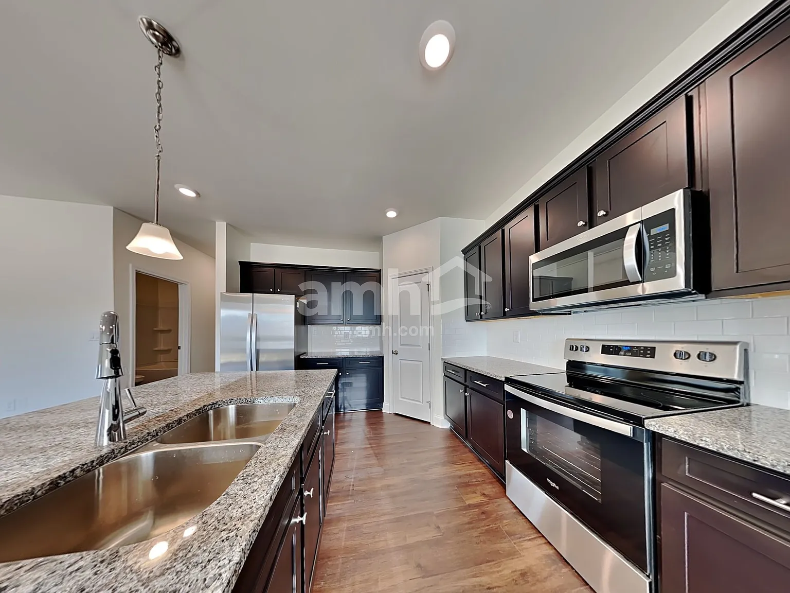 5 bed, 3.0 bath, 2377 sqft, $2,695 — Photo 3