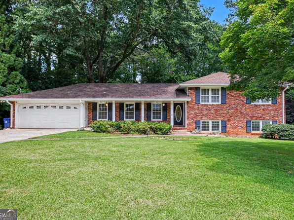 3135 Wanda Woods Dr, Doraville, GA 30340