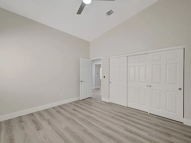 3120 Siena Cir — Photo 32