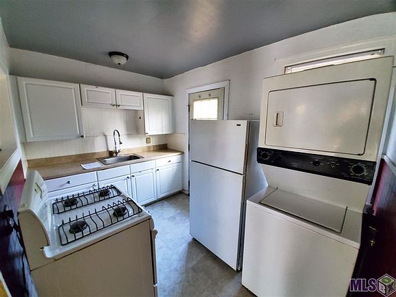 3rd image of 2246 Stanford Ave