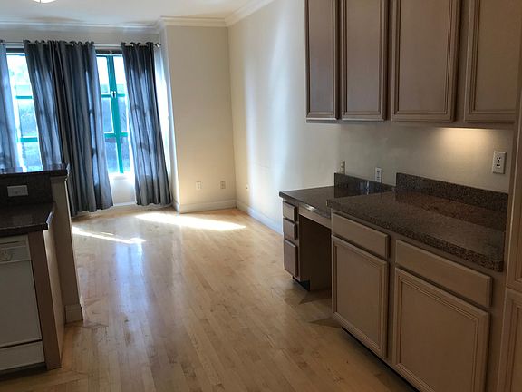 4th image of 250 Portola Dr