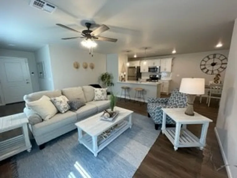 248 Spirit Dr — Photo 2