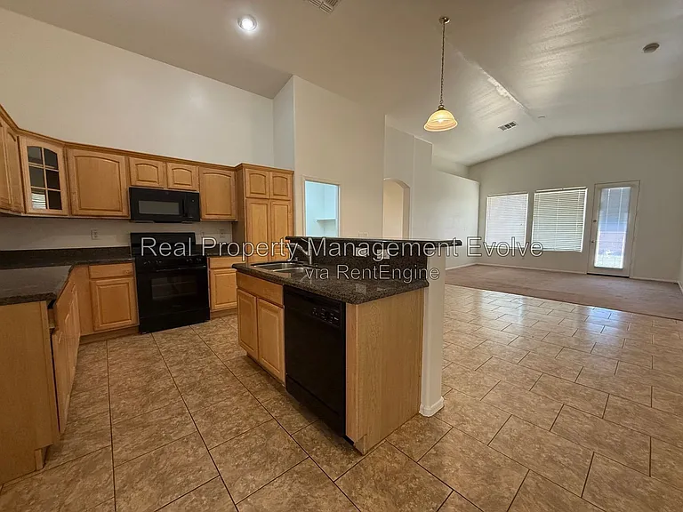 4417 W Saint Kateri Dr — Photo 6