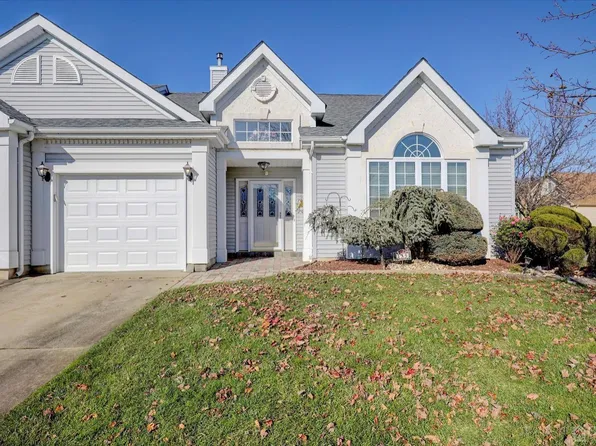 135 Birmingham Ln, Monroe Township, NJ 08831