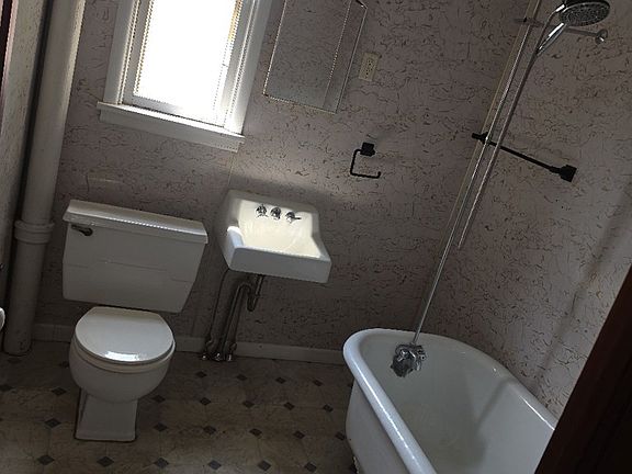 2nd image of 309 N Maple St #311