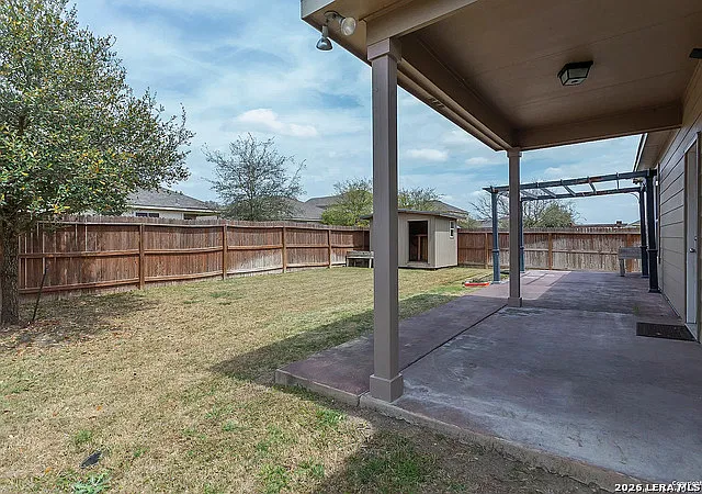 4 bed, 2100 sqft, $2,500 — Photo 2