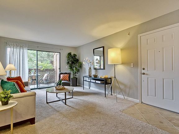 4th image of 748 Teatree Ct