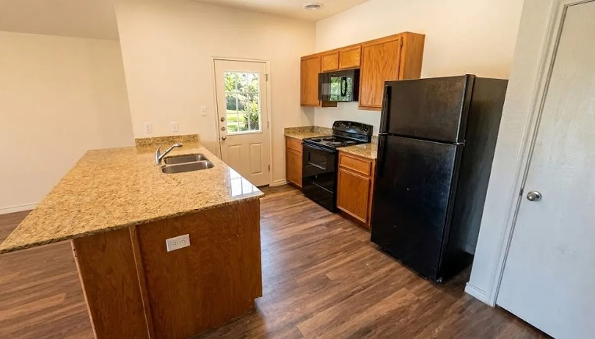 Building Photo - 815 Eastland Dr #A