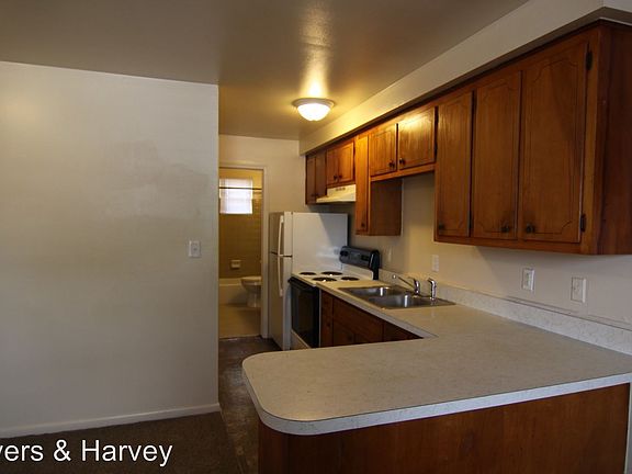 3rd image of 206 Walnut St APT 4