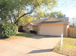 7932 Bermejo Rd, Fort Worth, TX 76112