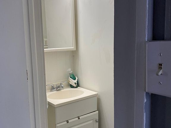5th image of 2491 10th St #2