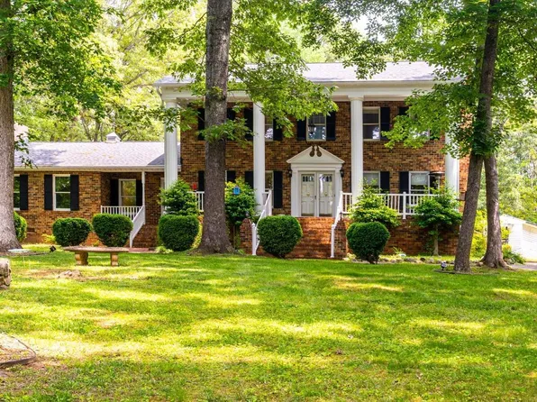 335 Lakeview Dr, Madison Heights, VA 24572