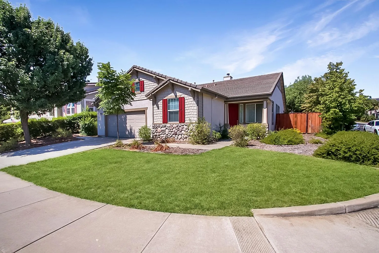403 Wentworth Ct photo 1