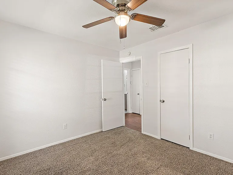 22307 Red River Dr — Photo 12