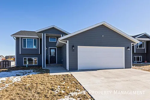 640 Bomber Way Photo 1