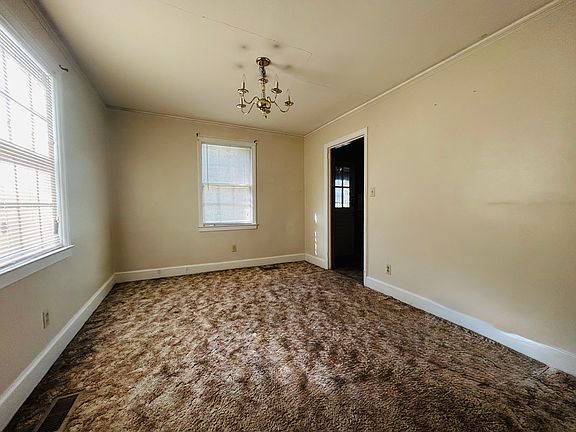 4th image of 1169 Schley St