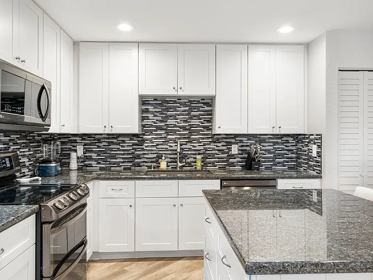 2510 E Hermosa Dr — Photo 9