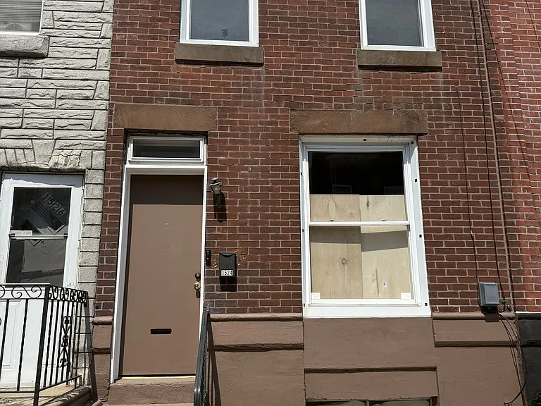 1524 S Dover St — Photo 1