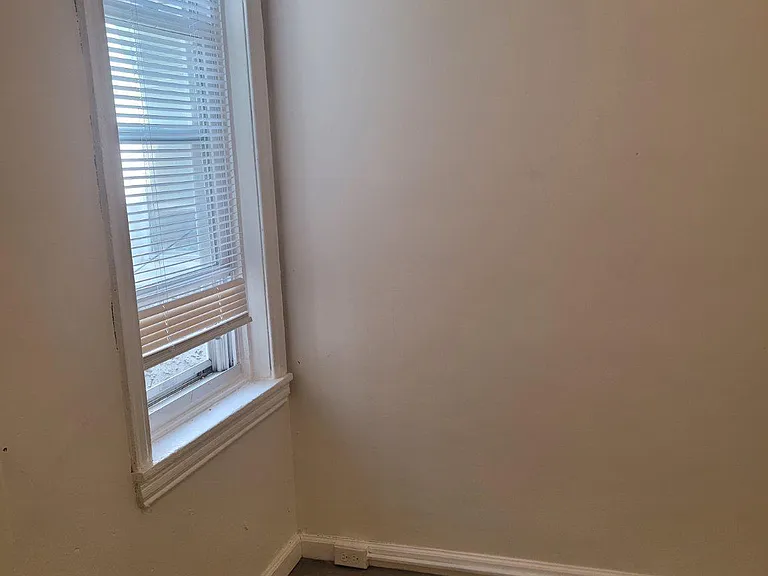 2334 N Gratz St — Photo 10