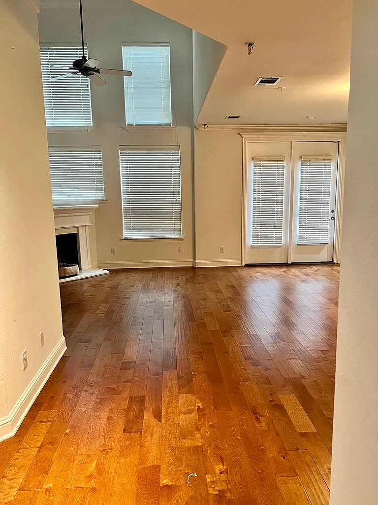 2 bed, 2.5 bath, 1527 sqft, $2,600 — Photo 3
