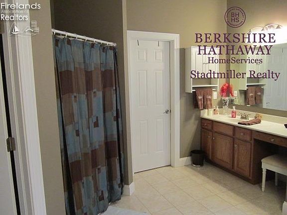 4th image of 806 Old Mill Pl