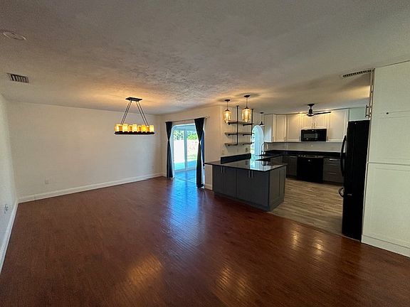 3rd image of 18176 Baruch Dr