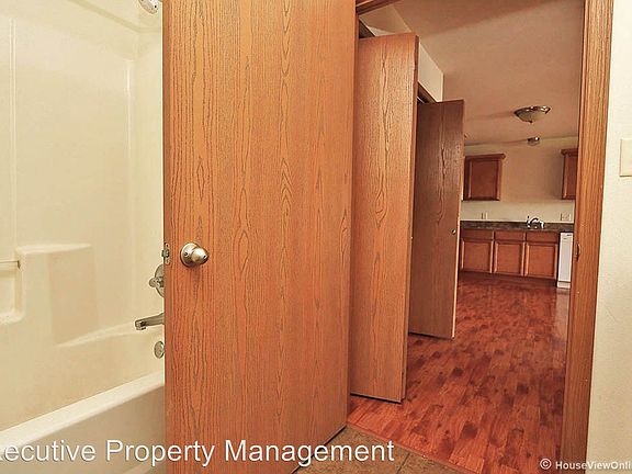 4th image of 915 N Frederick St #B2