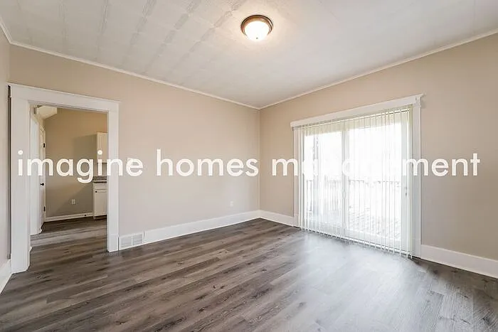 3 bed, 1.0 bath, 1274 sqft, $1,775 — Photo 4