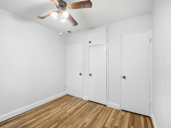 228-08 Stronghurst Avenue image 13 of 20