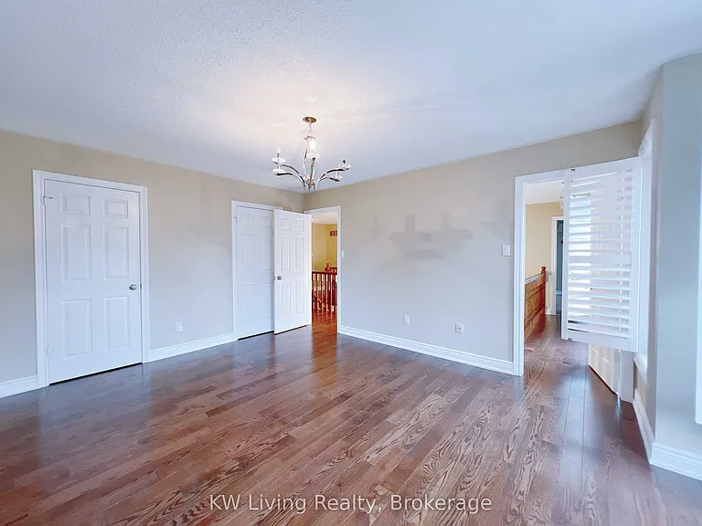 47 Waltham Cres — Photo 22