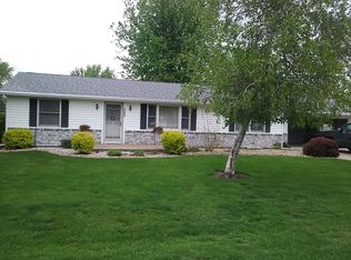 525 W Myrtle St, Canton, IL 61520