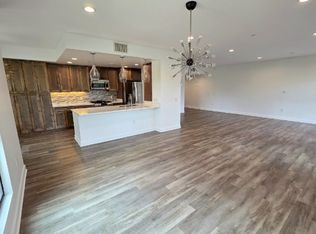 5015 Balboa Blvd #204, Encino, CA 91436
