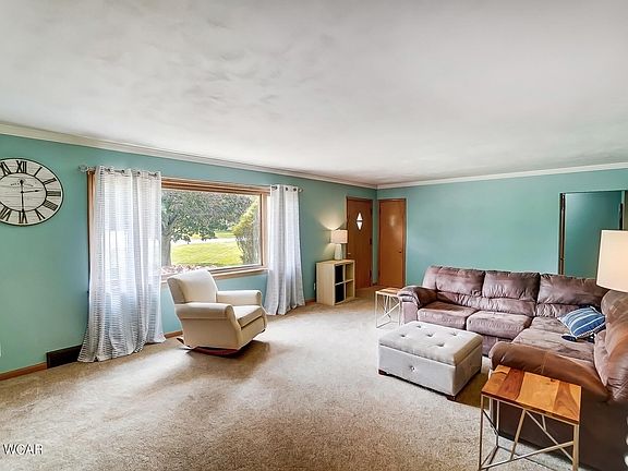 5th image of 3164 Clement Dr