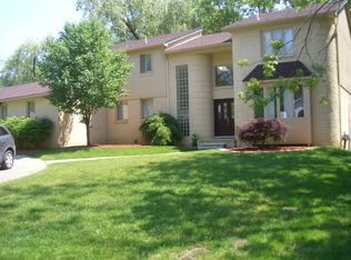 5635 Linton St, West Bloomfield, MI