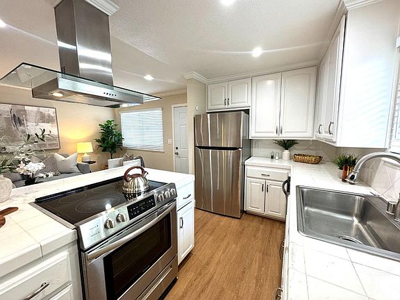 5th image of 5703 Playa Del Rey APT 4