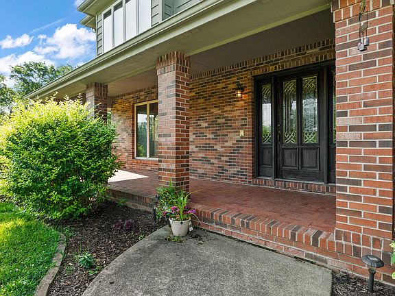 3rd image of 402 Rolling Meadow Dr