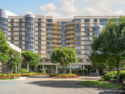 8100 River Rd APT 815, North Bergen, NJ, 07047