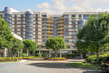 8100 River Road, #815