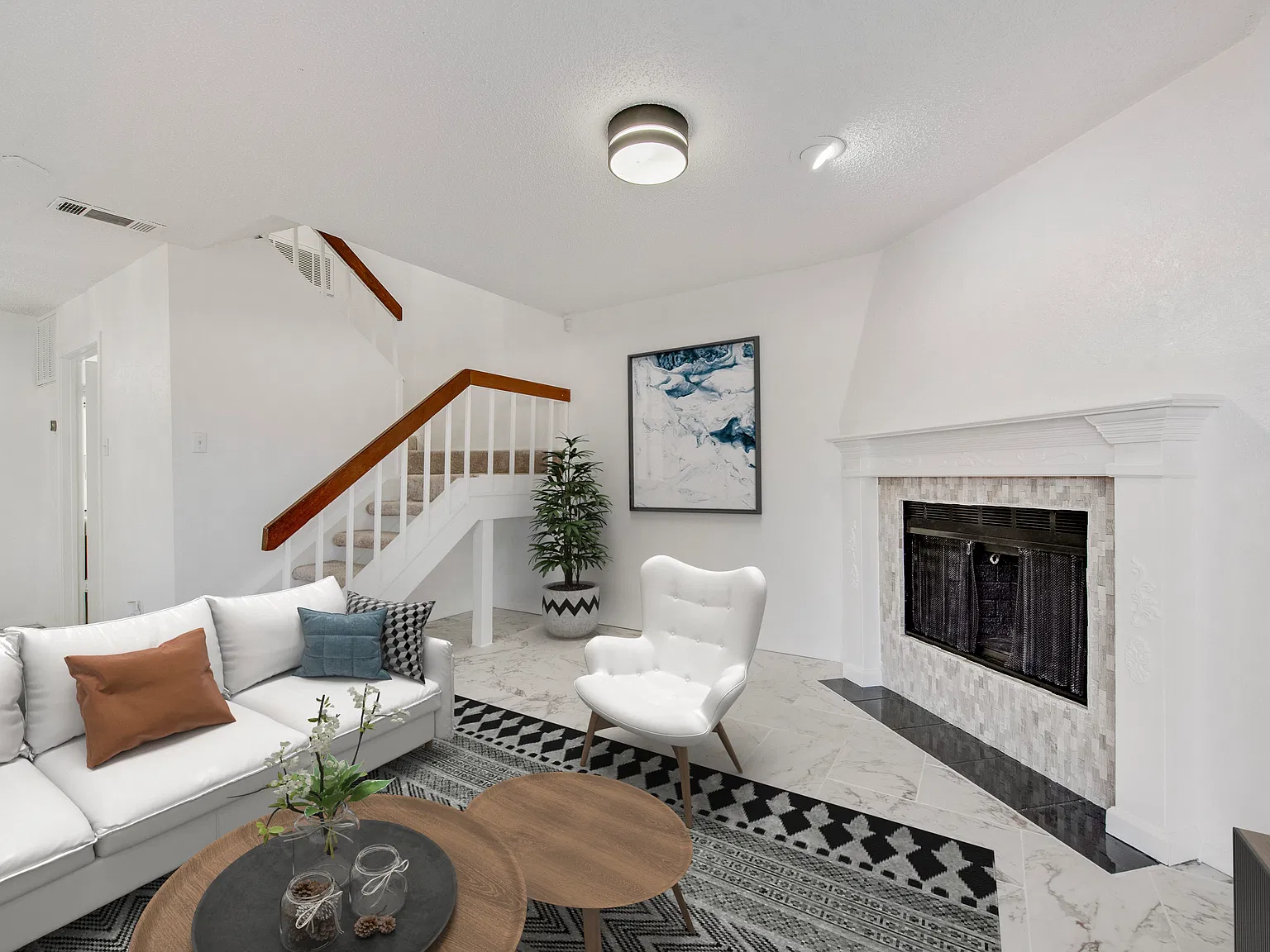 2 bed, 1.5 bath, 1050 sqft, $2,000 — Photo 1