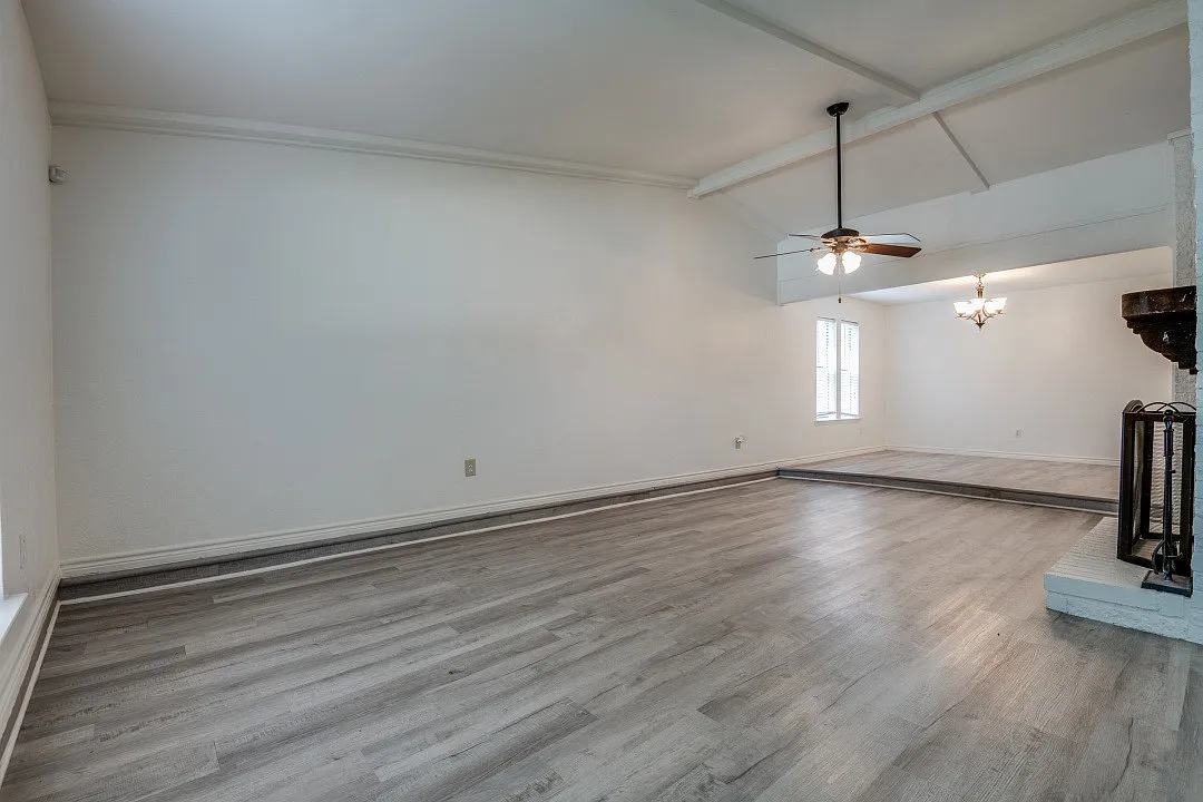 6013 Frontier Ln — Photo 3