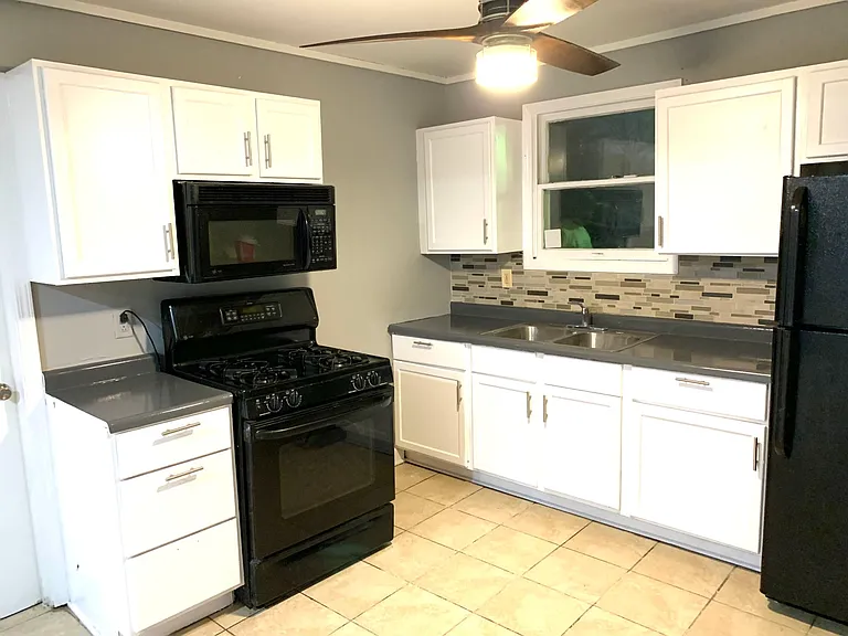 142 Peach St — Photo 6