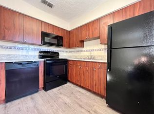 4060 76th Ave N #4, Pinellas Park, FL 33781