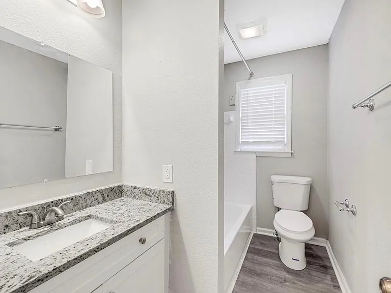 124 Lake Terrace Cir — Photo 15
