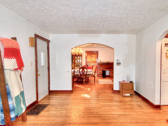 5th image of 8524 Camby Rd