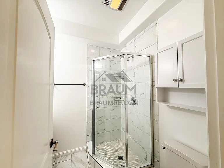 1423 Franklin St — Photo 36