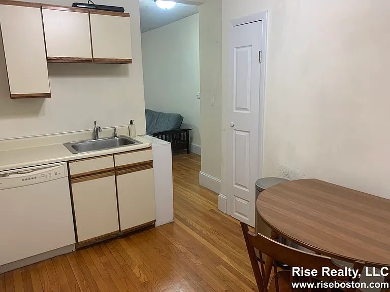 35A Harvard St #1 — Photo 12